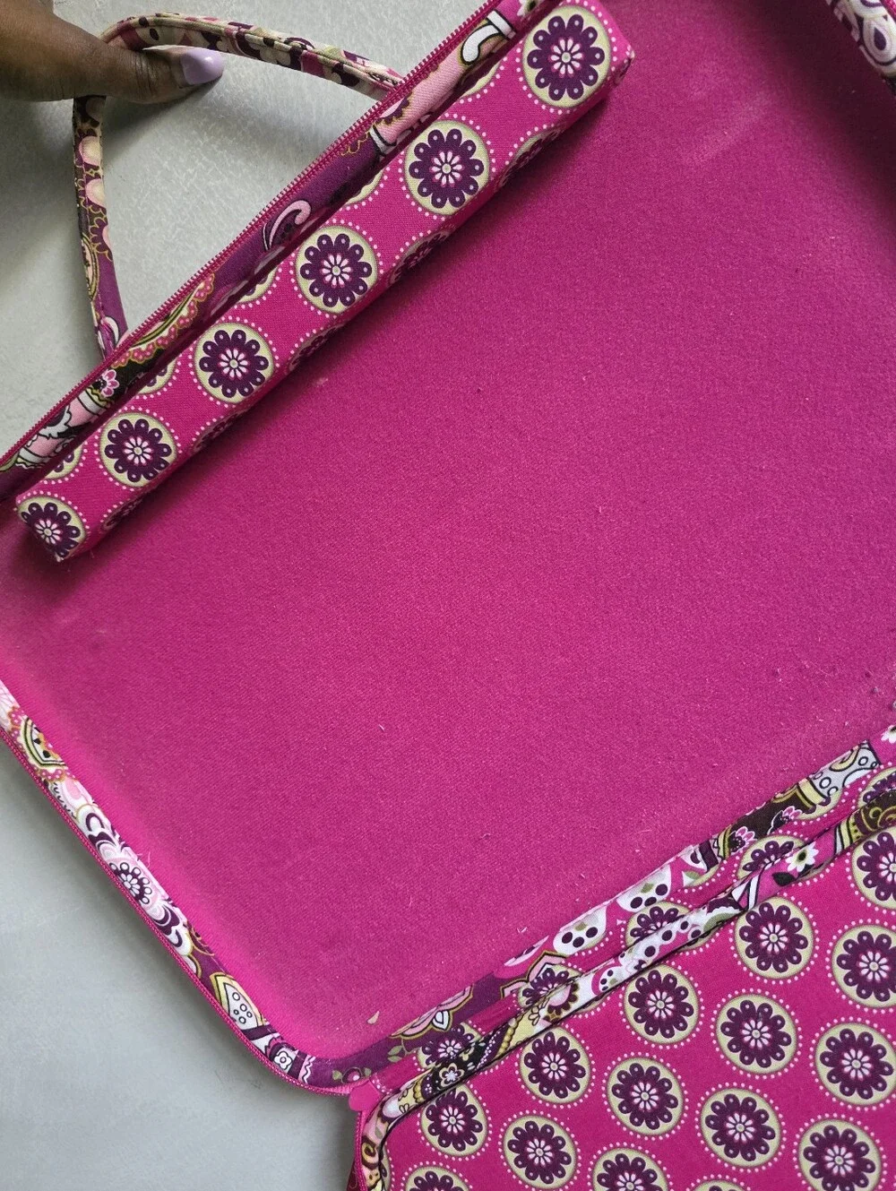 Very Berry Paisley Vera Bradley Quilted Cotton Hard Shell Laptop Messenger Bag